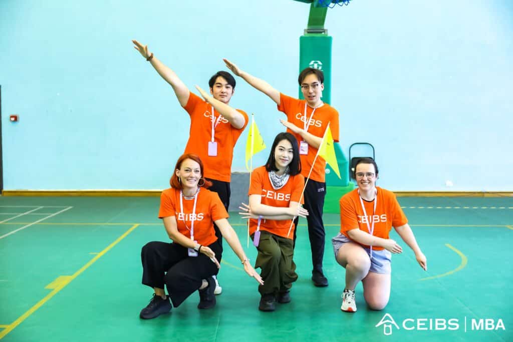 Teamwork during the Elite CEIBS Ice Breaking Challenge